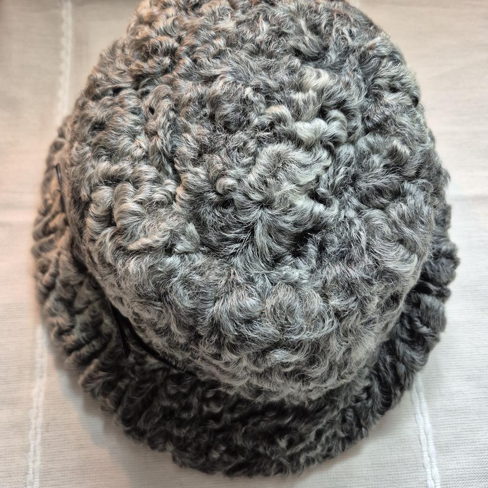 Plush Curly Faux Fur Bucket Hat - Gray